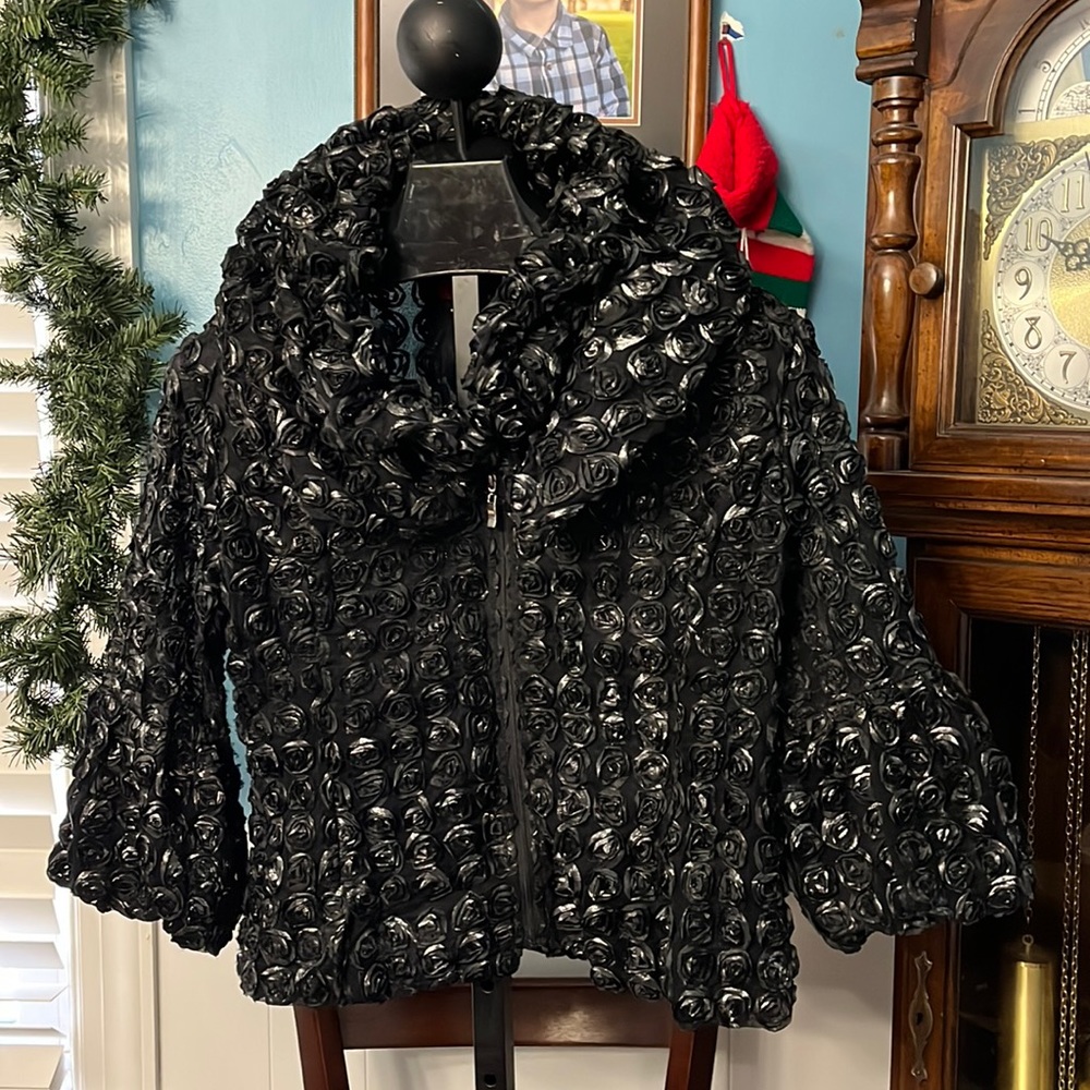 IC COLLECTION half sleeve, black metallic rose, full zip jacket, wired collar